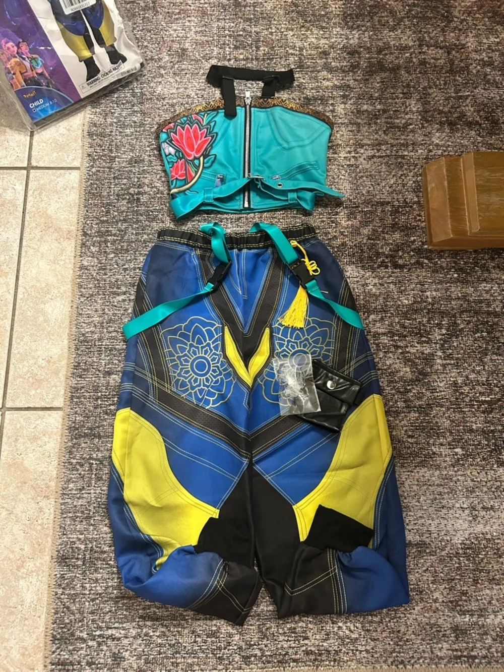 K-pop Demon Hunters Zoey Kids Costume Sz Medium - Picture 3 of 3